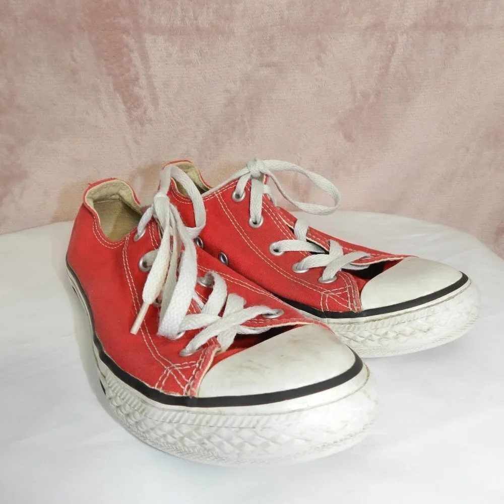 Kids Distressed Red Converse Size 3